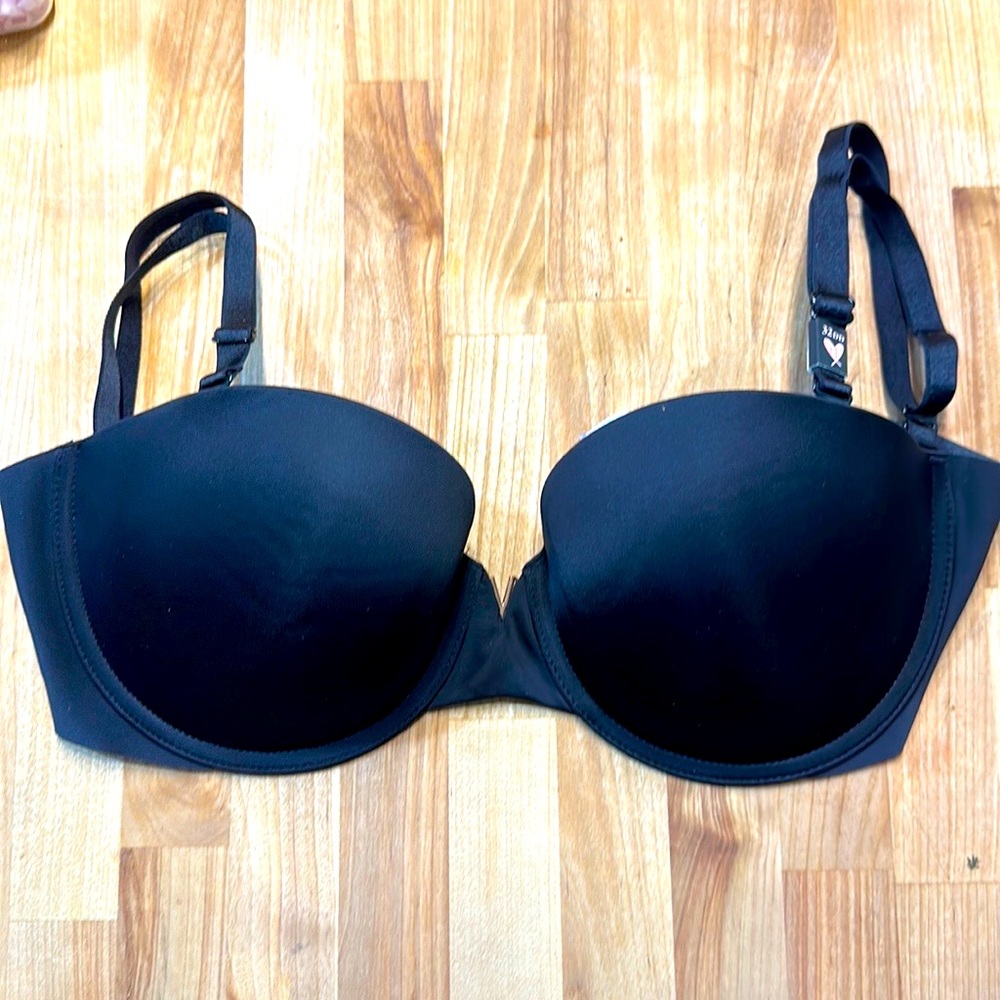 NWT VICTORIA'S SECRET BARE
Sexy Illusions Uplift Strapless Bra
